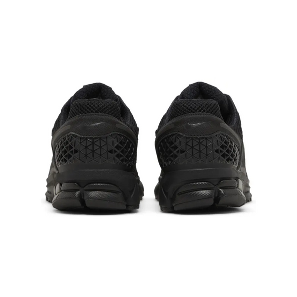 Air Zoom Vomero 5 'Triple Black'